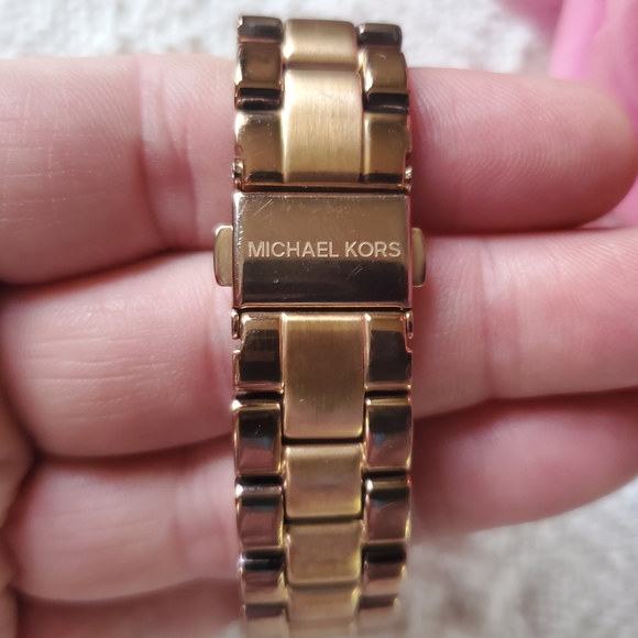 Michael Kors MK-5499 Rose Gold Dial Chronograph Women's Watch New Battery! J-493 - Picture 4 of 11